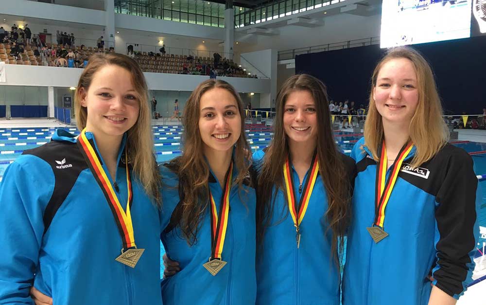 Bild 2 4x 50m Freistil Frauen